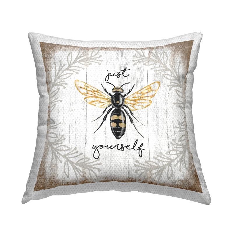 Coussin d'extérieur Just Be Yourself Sentiment Country Charm Bee par Elizabeth Tyndall