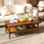 Table basse rectangulaire en bois massif avec tablette de rangement, table basse à 2 niveaux Farmhouse, pieds classiques laqués, canapé central facile à assembler pour le salon