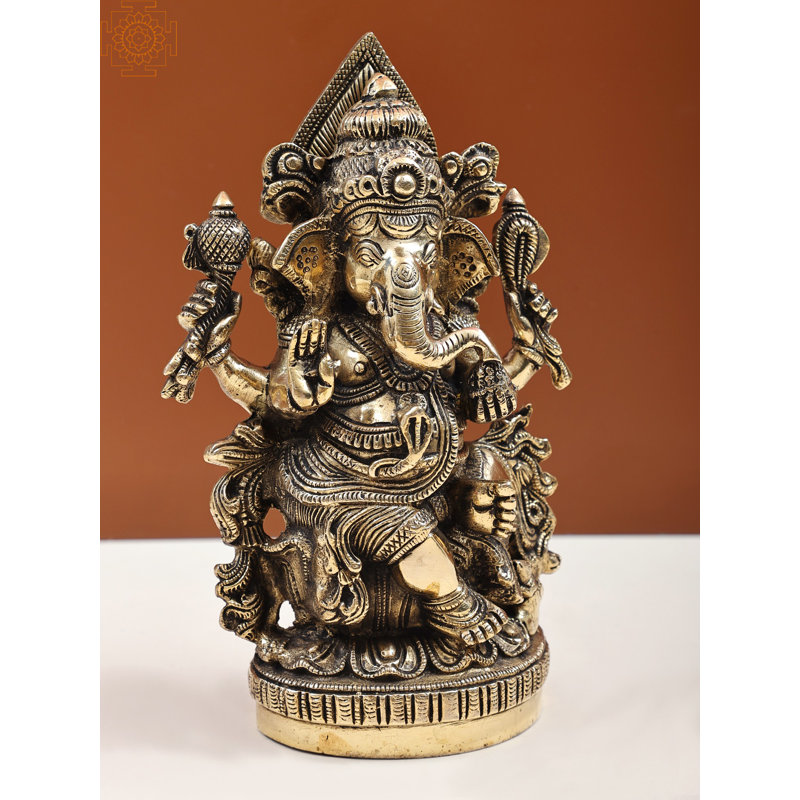 Ganesha assis à Ashirwad Mudra
