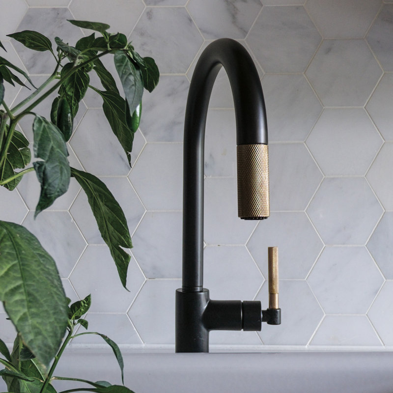Litze® Pull-Down Faucet with Arc Spout and Knurled Handle, Matte Black/Luxe Gold