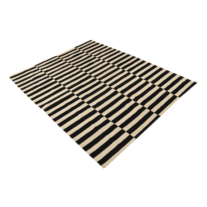 Tapis noir et blanc 5 Pinkerton