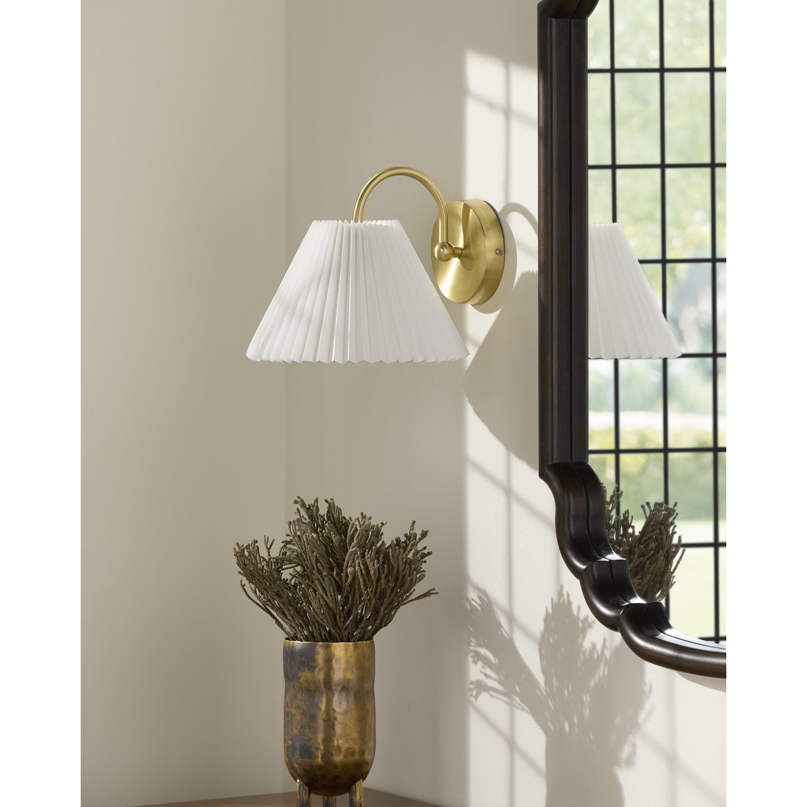 Single Light Armed Sconce