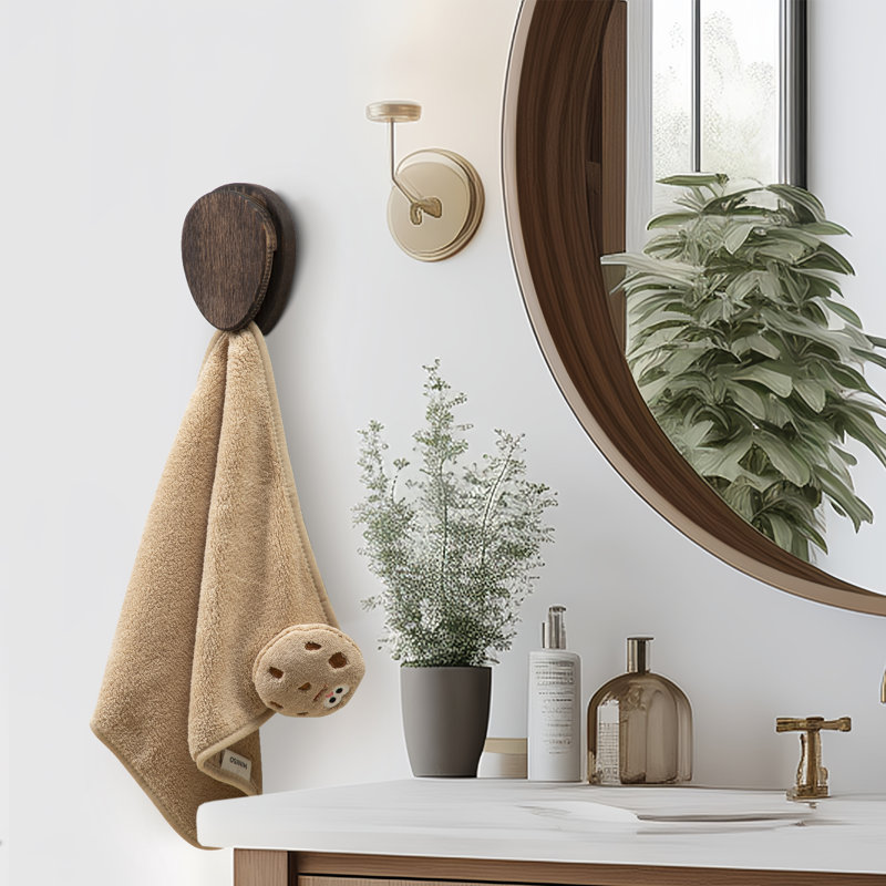 Portemanteaux mural en bois massif Carmia, Brun noyer