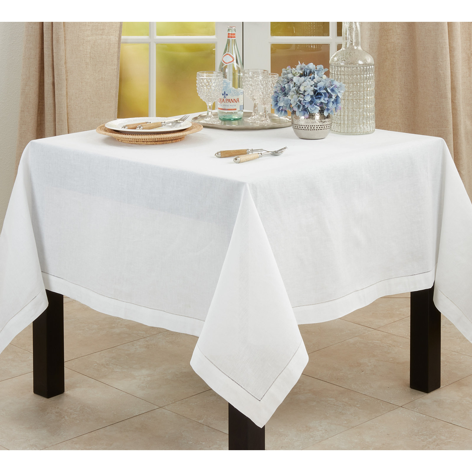 Gelder Tablecloth, 90" L x 90" W, White