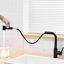 Robinet d'évier de cuisine noir moderne avec douchette extractible en céramique pour un rinçage facile de la barre pivotante à 360 ° de conception contemporaine