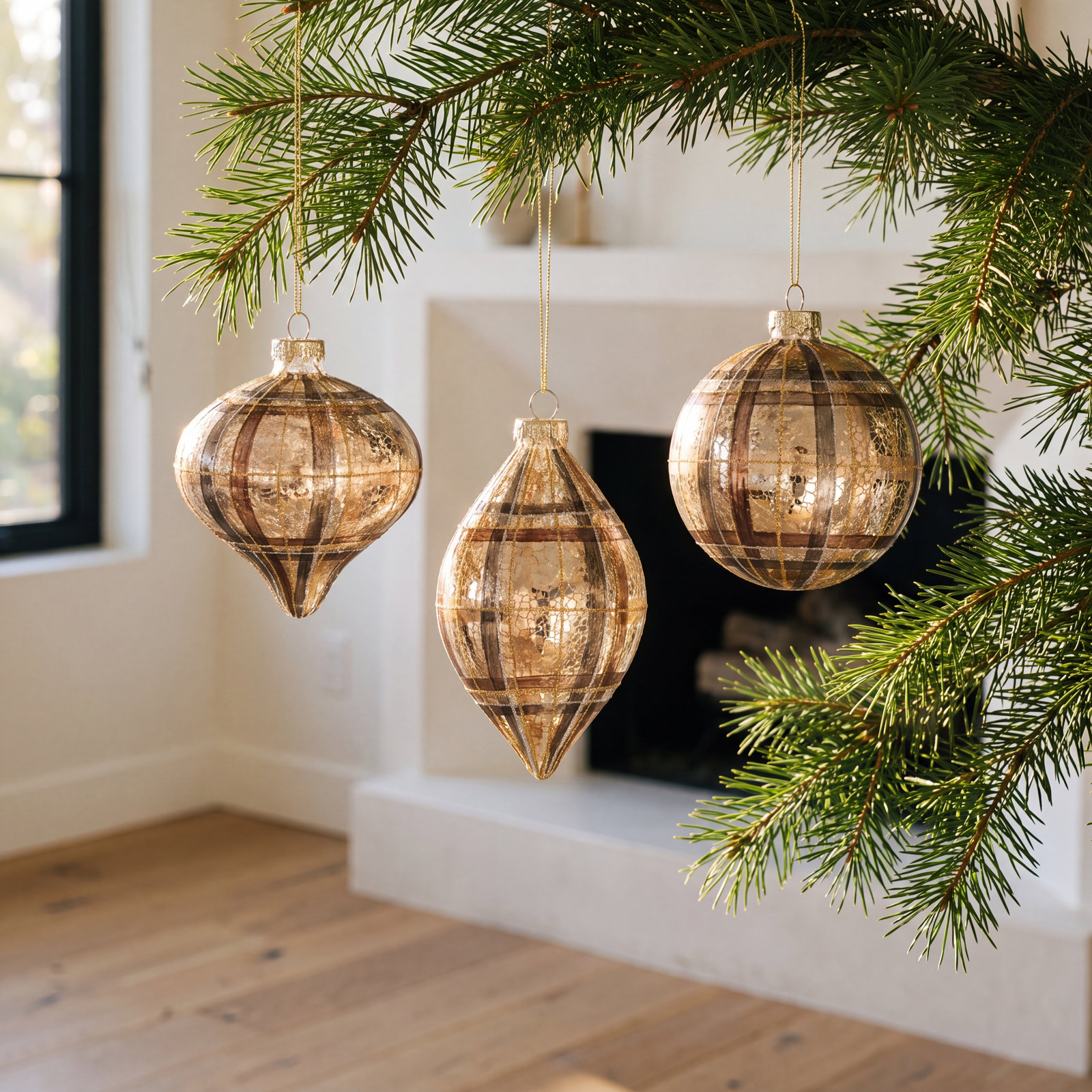 Aleana 5" Finial Ornament