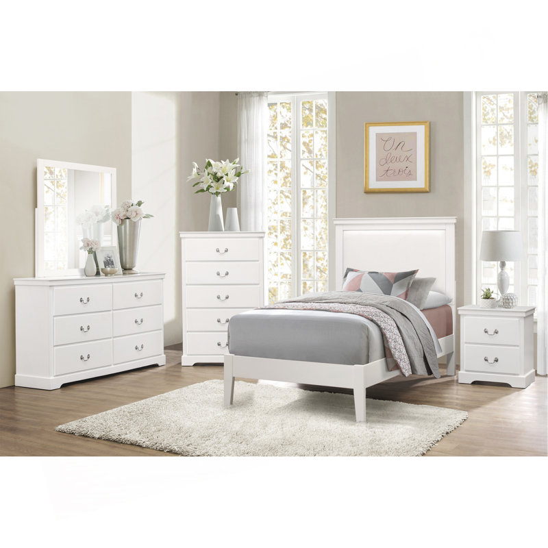 Table de chevet classique à 2 tiroirs Classic au fini blanc, parfaite pour le rangement dans la chambre à coucher et la décoration élégante.