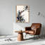 Art mural sur toile bleu et beige avec des plumes et des lignes courbes-33053964
