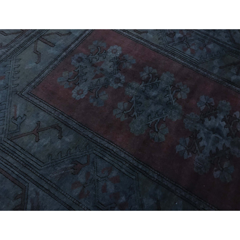 Tapis gris foncé noué à la main de haute qualité