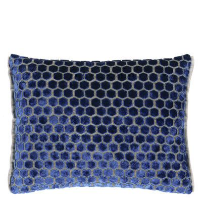 Jabot Velvet Decorative Pillow