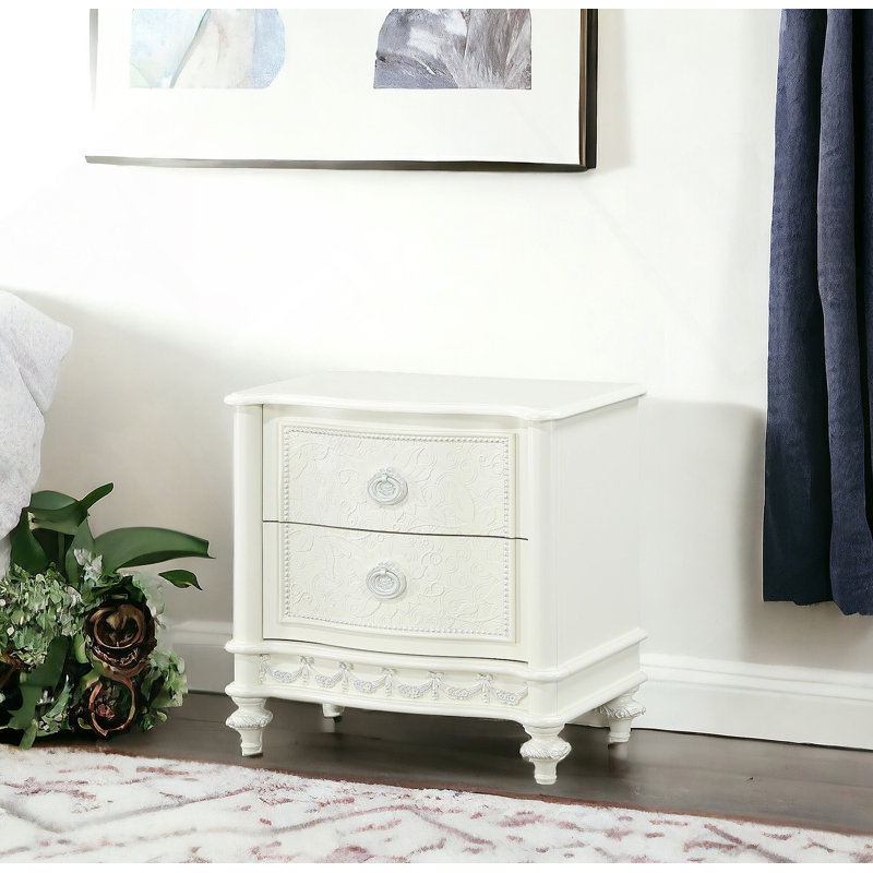 Table de chevet exquise avec deux tiroirs pour une chambre à coucher confortable, offrant un rangement pratique et un travail de qualité