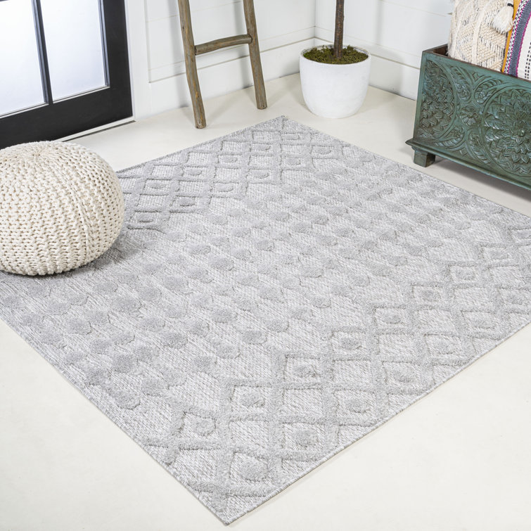 Shanaghy Moroccan Diamond Light Gray Indoor/Outdoor Rug