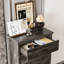 Structure de lit avec tête de lit Gorney, 2 tables de chevet, commode et station de charge Gorney-117987742
