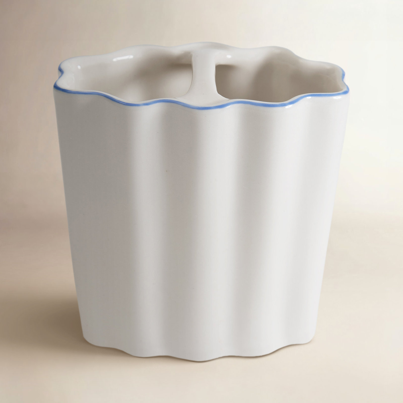 Le Marais Toothbrush Holder