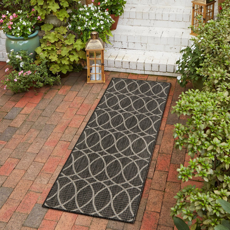 Charcoal Gitter Indoor/Outdoor Trellis Rug, Runner 2' x 6'