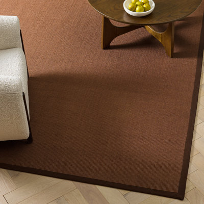 Tapis brun en jute