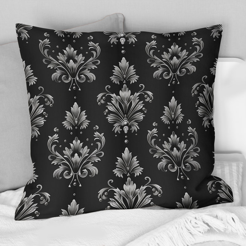Coussin décoratif traditionnel noir et argent à motif damassé Glamour IV, H 18 po x l 18 po