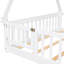 Lit double confortable avec garde-corps et structure de tente en blanc - Construction élégante-1090958424