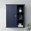 Armoire murale bleue avec rangement pour le linge de maison, silencieux et organisé dans différents espaces de la maison