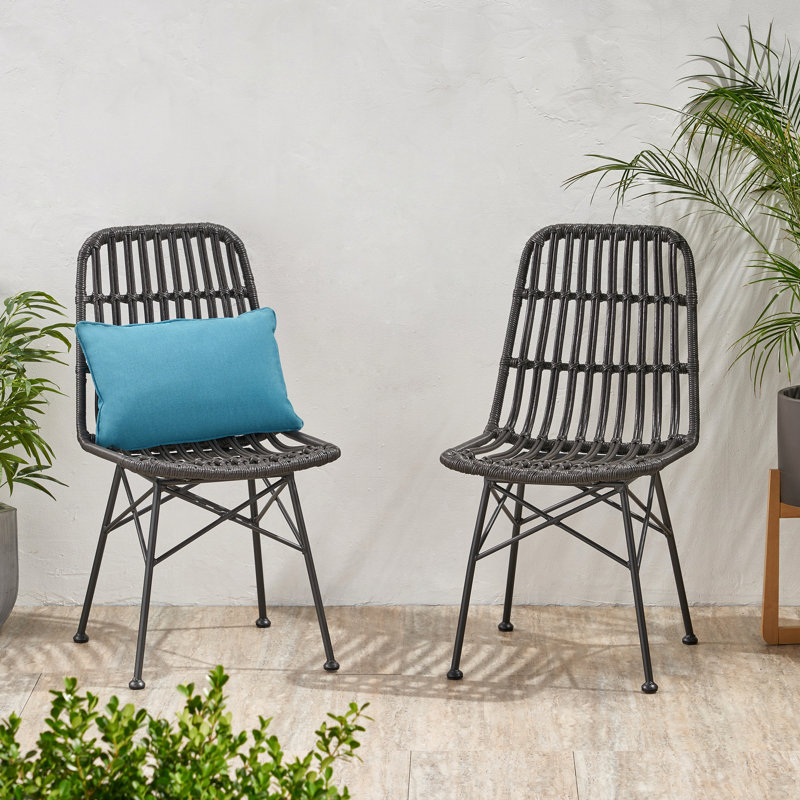 Les chaises de patio 2 pièces - Design enveloppé à la mode gris et en métal pour les chaises d'activités en plein air rehaussent votre salle à manger avec élégance