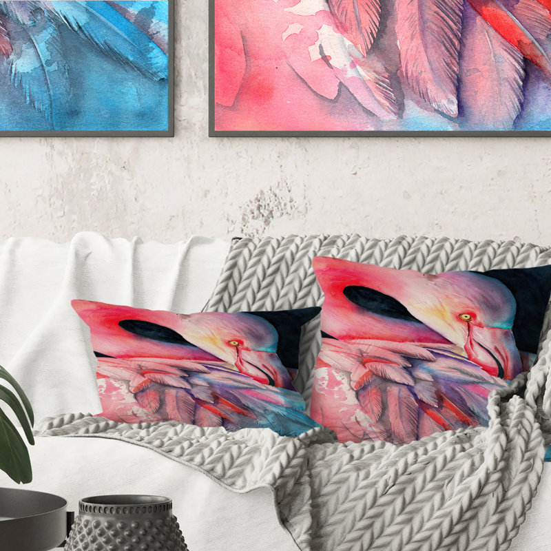 Un magnifique flamant rose avec des plumes roses et bleues - coussin décoratif traditionnel, 18 po x 18 po