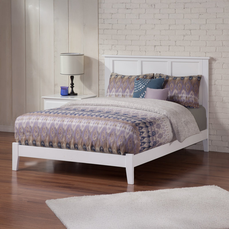 Troutville Solid Wood Standard Bed, Queen, White