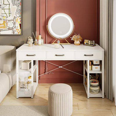 Petit bureau d'ordinateur