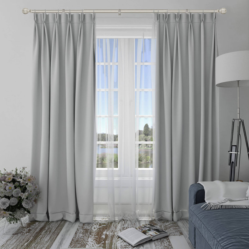 Tringle à rideaux simple 5/8 po avec faiteaux Boule, 48” – 84”, Argent