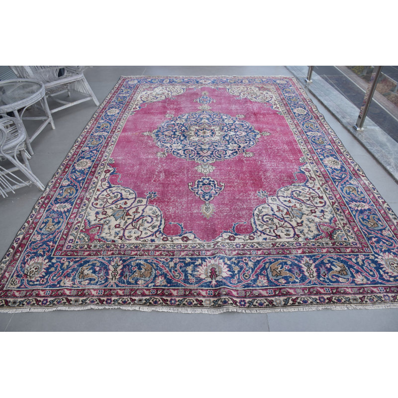 Tapis turc rétro dans des tons mauves pour les décorations de chambre à coucher et de maison bohémiennes