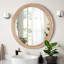 Miroir mural rond à cadre en bois avec détail nervuré