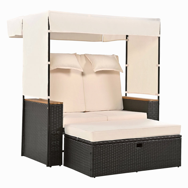 Lit de jour d'extérieur avec coussins confortables et housse antitaches