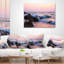 Oreiller avec oreiller en mousse rocky shore coast-123281693