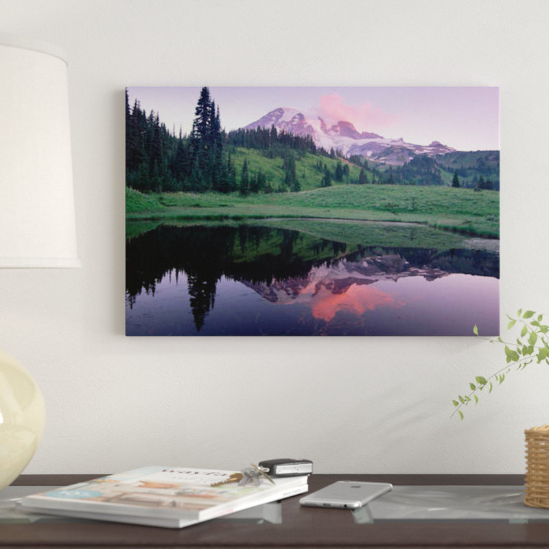 «Mt Rainier Reflection in Lake, Mt Rainier National Park, Washington I», reproduction de photo sur toile, Toile tendue