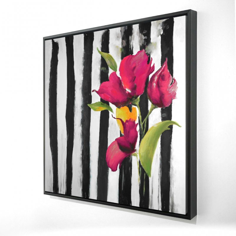 Fleurs sur rayures noires et blanches sur toile, H 36 po x l 36 po