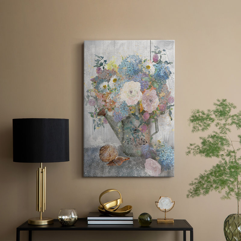 Seau de fleurs II - Cavas enveloppés de galerie, H 36 po x l 24 po