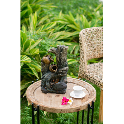 Fontaine décorative à 4 niveaux 8,5 x 5,1 x 13,6 po avec lumière DEL