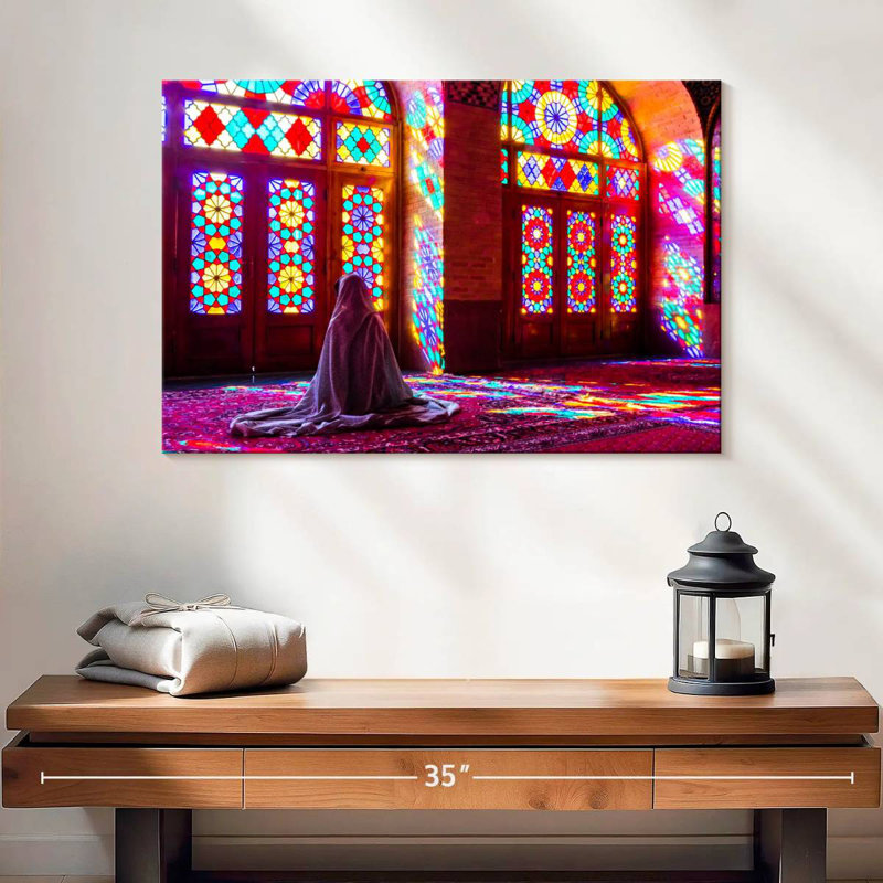 Adella priant dans la mosquée de Shiraz, H 16 po x l 24 po