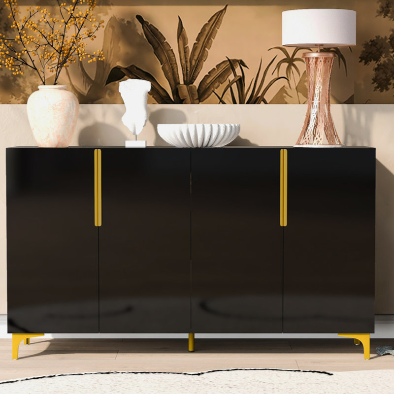 Buffet de 55 po de largeur à finition brillante avec quatre portes, tablettes réglables et pieds dorés, Noir