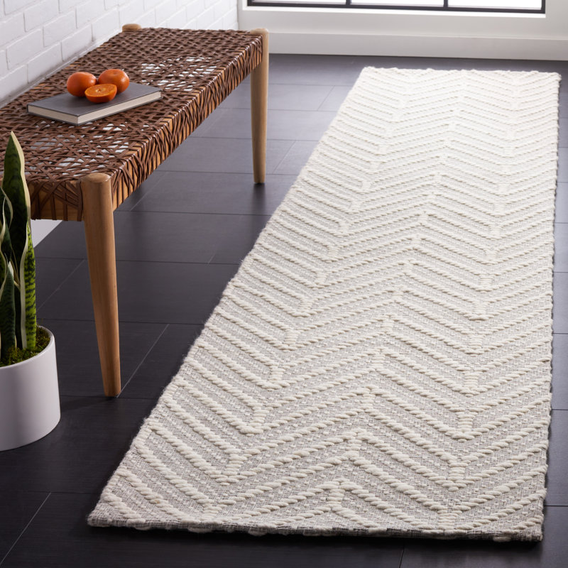Angelete Area Rug In Ivory / Beige, Runner 2'3" x 9'