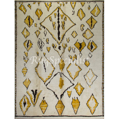 Nouveau tapis marocain contemporain noué à la main en laine naturelle. Options personnalisées disponibles.