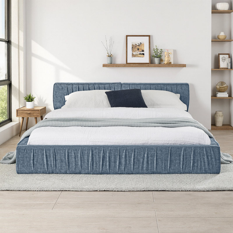 Structure de lit tapissier grand format avec tissu en chenille plissée, lit plateforme avec tête de lit artistique, support de structure en bois massif, conception ondulée moderne