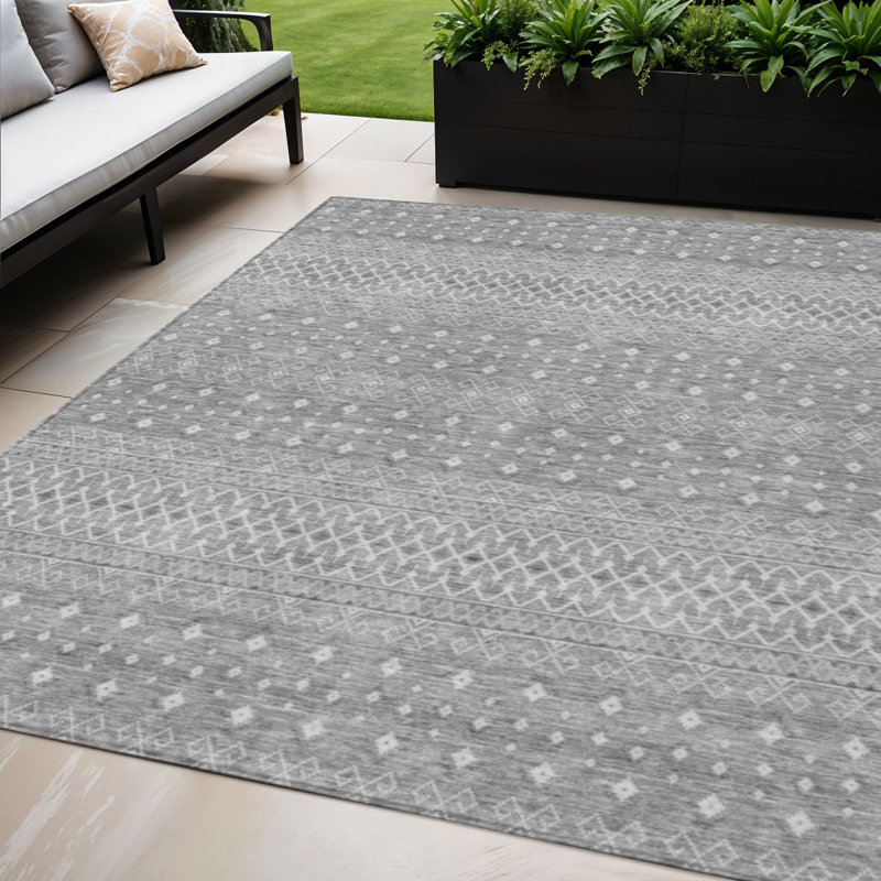 Tapis tribal lavable intérieur / extérieur 5 pi x 8 pi gris argenté
