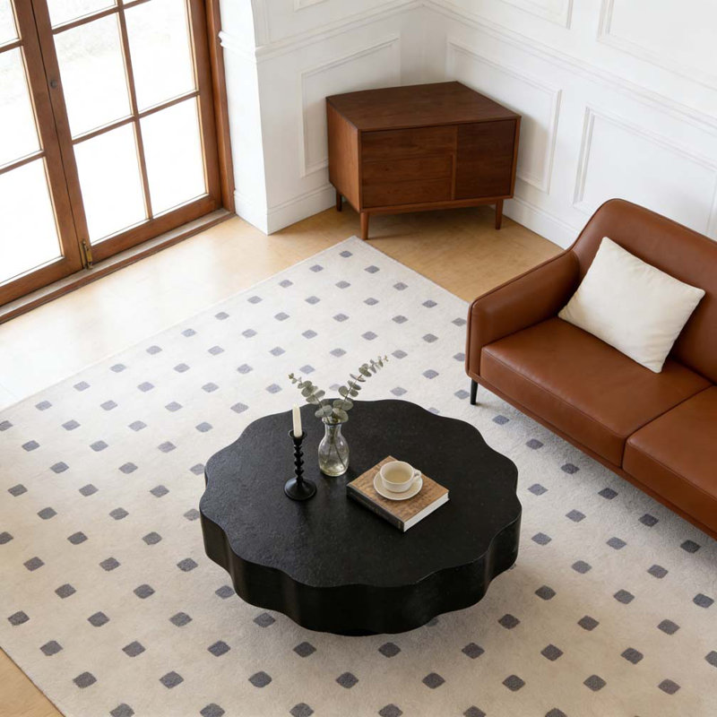 Table basse festonnée noire, Noir