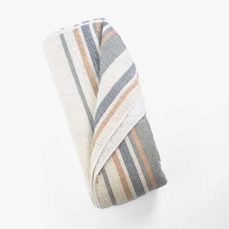 BECK Quilt Set, King Quilt + 2 Shams