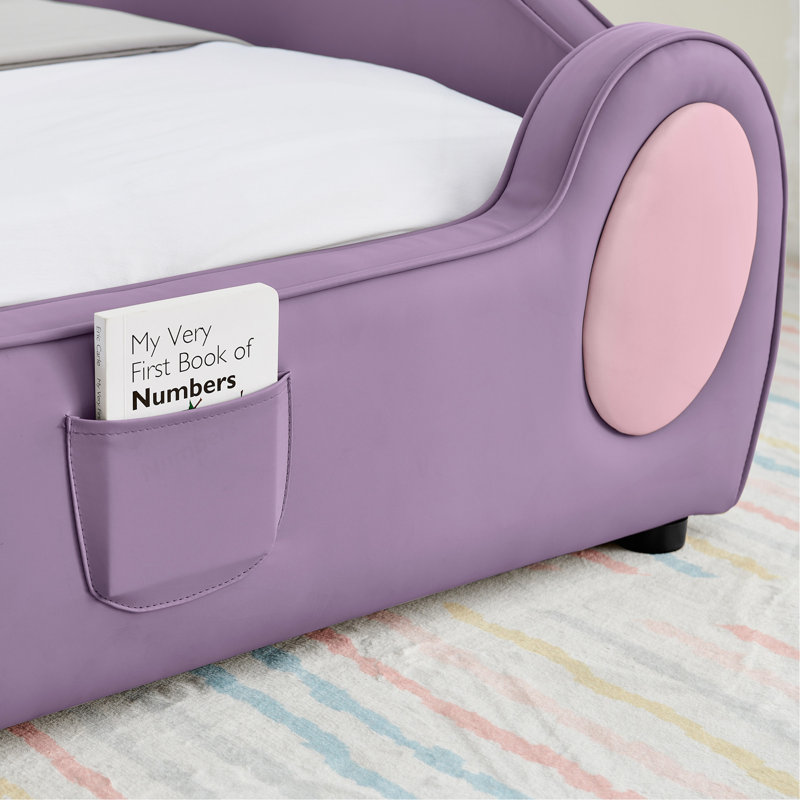 Lit simple mignon en forme de nuage pour enfants en cuir de polyuréthane avec garde-corps, lit de sécurité pour tout-petits avec motif de dessin animé et poche de rangement