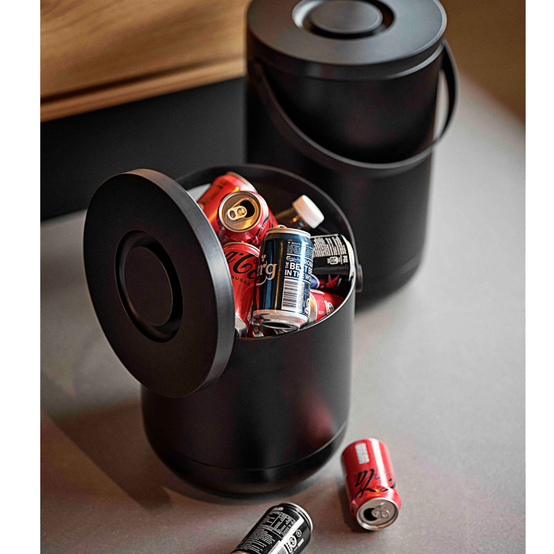 Plastic Manual Lift Kitchen Trash Can, 15 L, Black