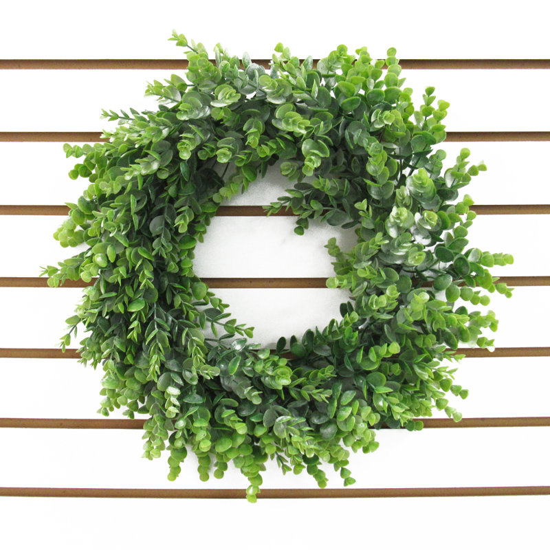 Couronne en plastique eucalyptus, H 16 po x l 16 po x P 4 po