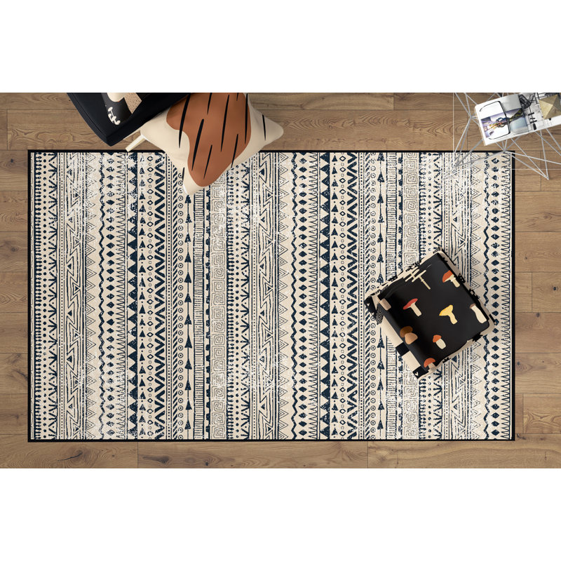 Chunn Indoor Rug, Rectangle 5' x 7'