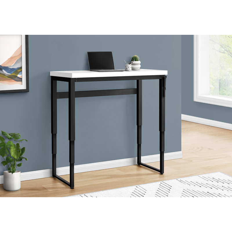 Bureau d'ordinateur à hauteur réglable Alani avec pieds en métal noir, H 29,3 po x l 47,08 po x P 23,6 po Alani, Blanc/Noir