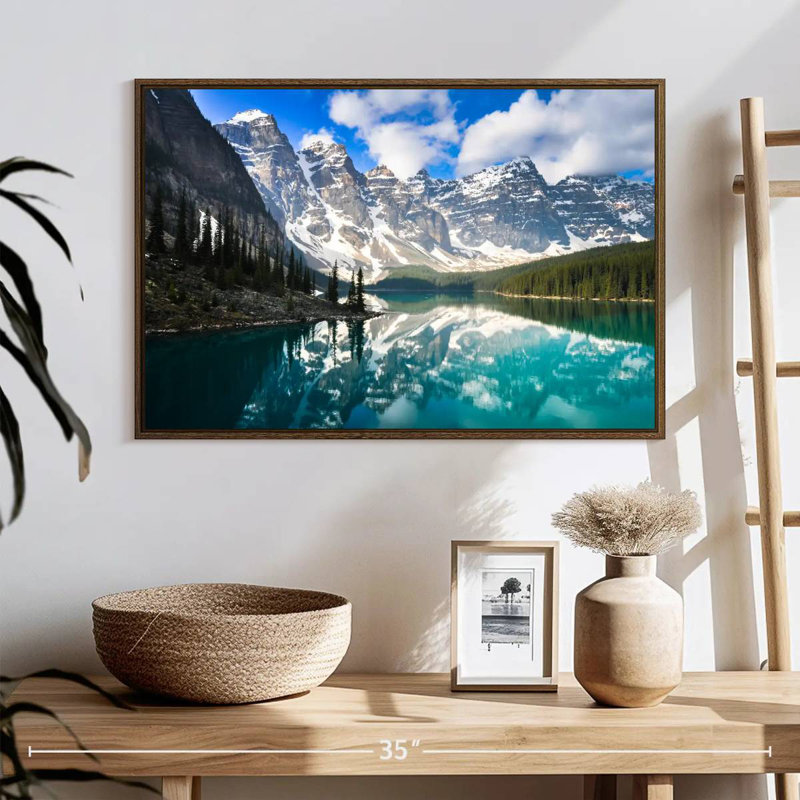 Reflet de la montagne, 25 po x 17 po, Cadre flottant noyer